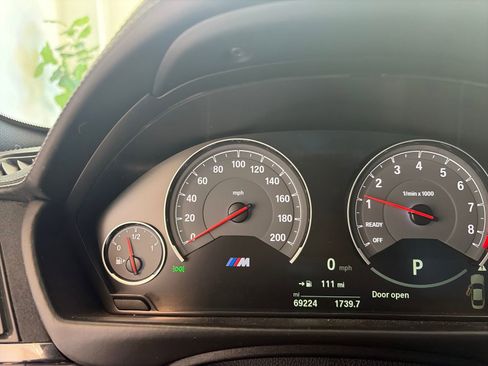 Used 2019 BMW M4 CS w/ Executive Package RWD image 9