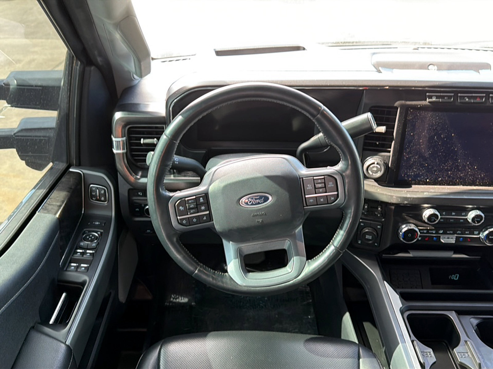 Used 2024 Ford F250 Lariat w/ Lariat Ultimate Package AWD/4WD image 17