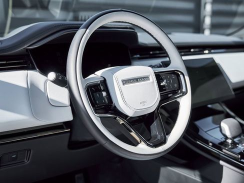 Used 2025 Land Rover Range Rover Sport Autobiography image 30