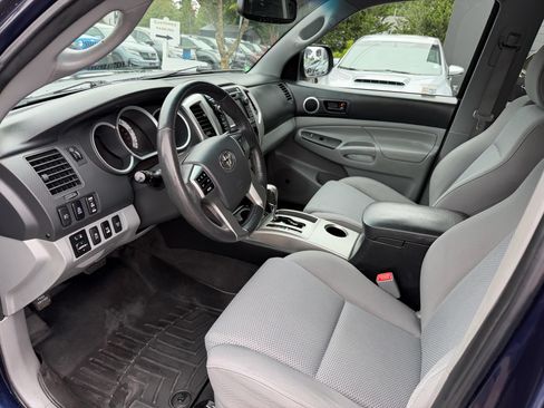 Used 2012 Toyota Tacoma 4x4 Double Cab w/ TRD Off-Road Pkg image 4