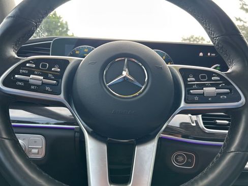 Used 2023 Mercedes-Benz GLS 450 4MATIC image 23