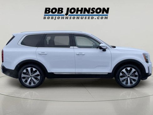 Used 2022 Kia Telluride EX w/ EX Premium Package image 8