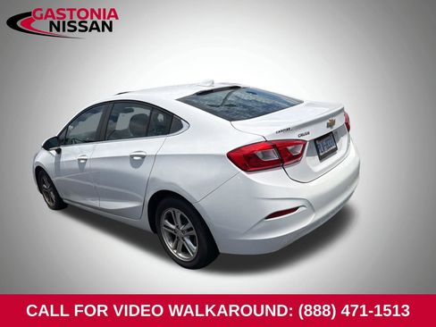 Used 2017 Chevrolet Cruze LT FWD image 7