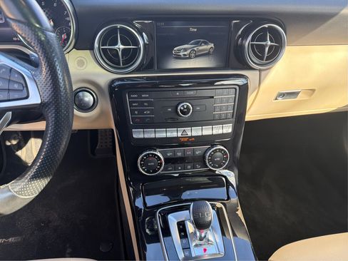 Used 2020 Mercedes-Benz SLC 300 w/ Premium Package image 16