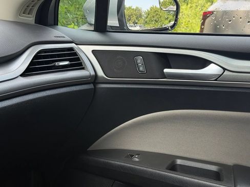 Used 2018 Ford Fusion S FWD image 40