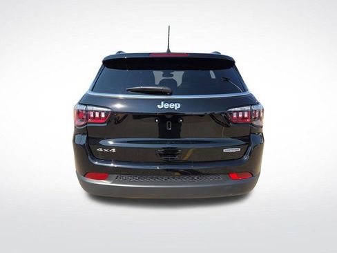 Used 2025 Jeep Compass Latitude w/ Sun & Sound Group image 14