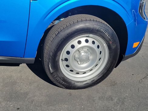 Used 2025 Ford Maverick XL image 13