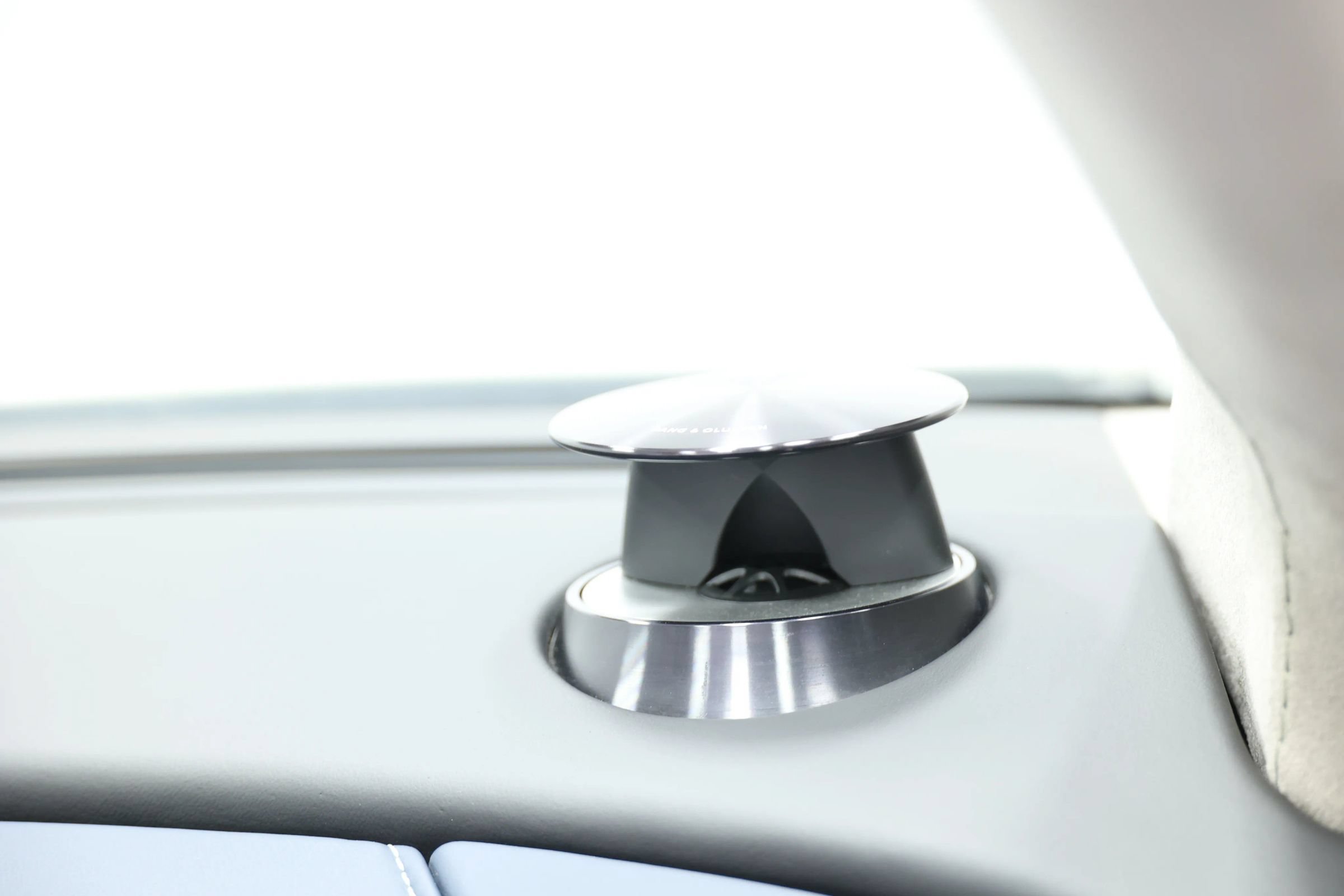 Used 2012 Aston Martin Virage Volante RWD image 88