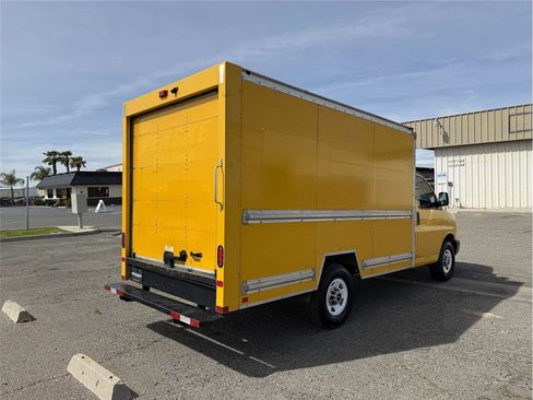 Used 2020 GMC Savana 3500 Extended w/ Driver Convenience Package image 5