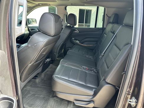 Used 2015 GMC Yukon XL Denali w/ Touring Package AWD/4WD image 10