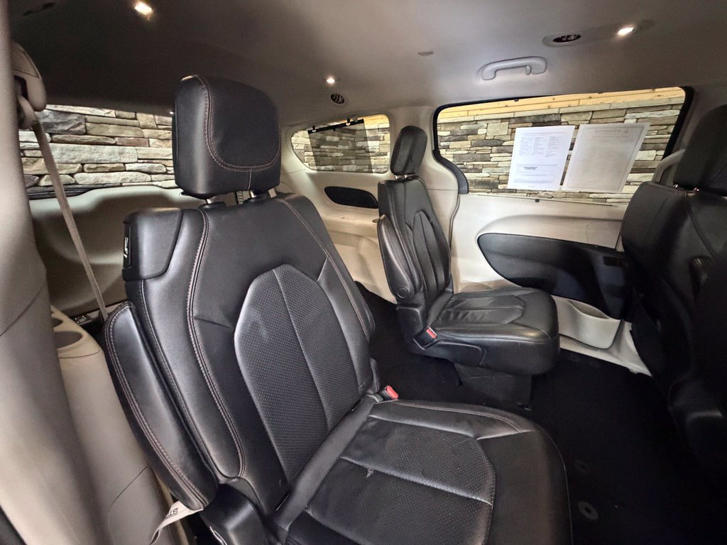 Used 2019 Chrysler Pacifica Touring-L w/ Advanced Safetytec Group FWD image 44