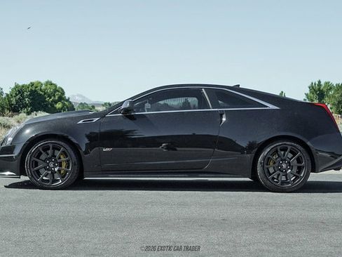 Used 2011 Cadillac CTS V RWD image 3