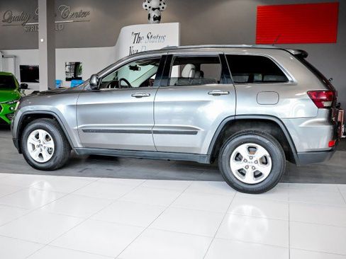 Used 2012 Jeep Grand Cherokee Laredo w/ Laredo E Group AWD/4WD image 8