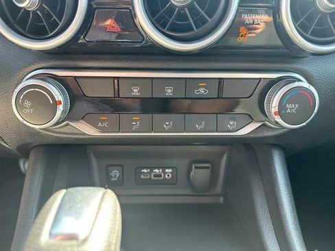 Used 2024 Nissan Sentra SV FWD image 37