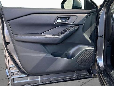 Certified 2025 Nissan Rogue SV FWD image 21