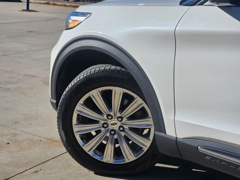 Used 2022 Ford Explorer Limited w/ Equipment Group 301A image 5