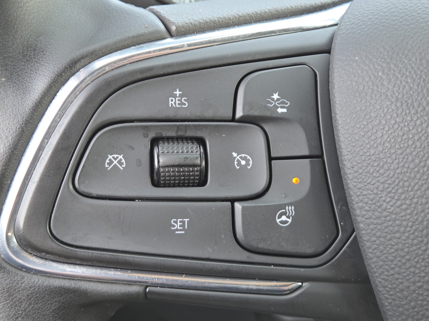 Used 2024 Buick Envista Sport Touring w/ Convenience I Package FWD image 9