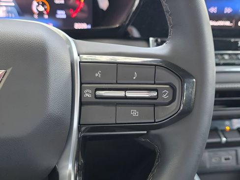 Used 2024 Chevrolet Colorado LT w/ LT Convenience Package RWD image 17