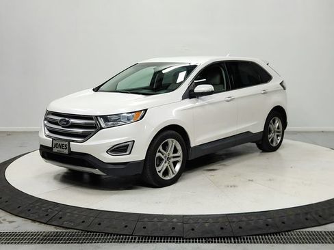 Used 2017 Ford Edge Titanium w/ Technology Package FWD image 4