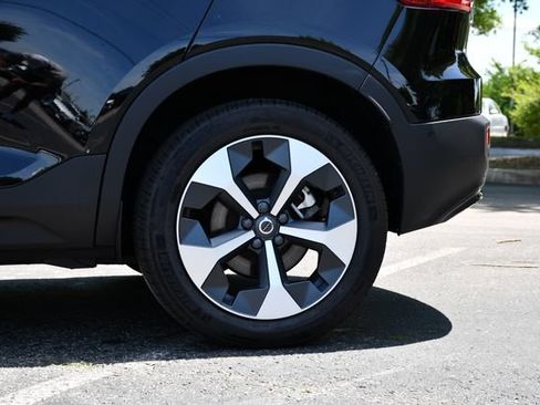 Certified 2026 Volvo XC40 B5 Plus AWD/4WD image 11