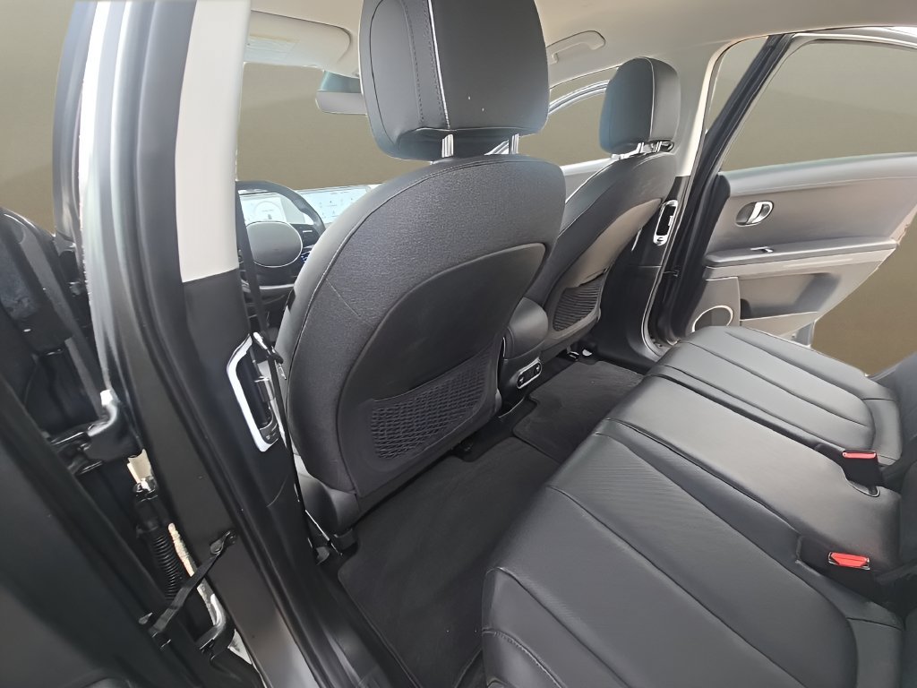 Certified 2023 Hyundai Ioniq 5 SEL w/ Cargo Package AWD/4WD image 17