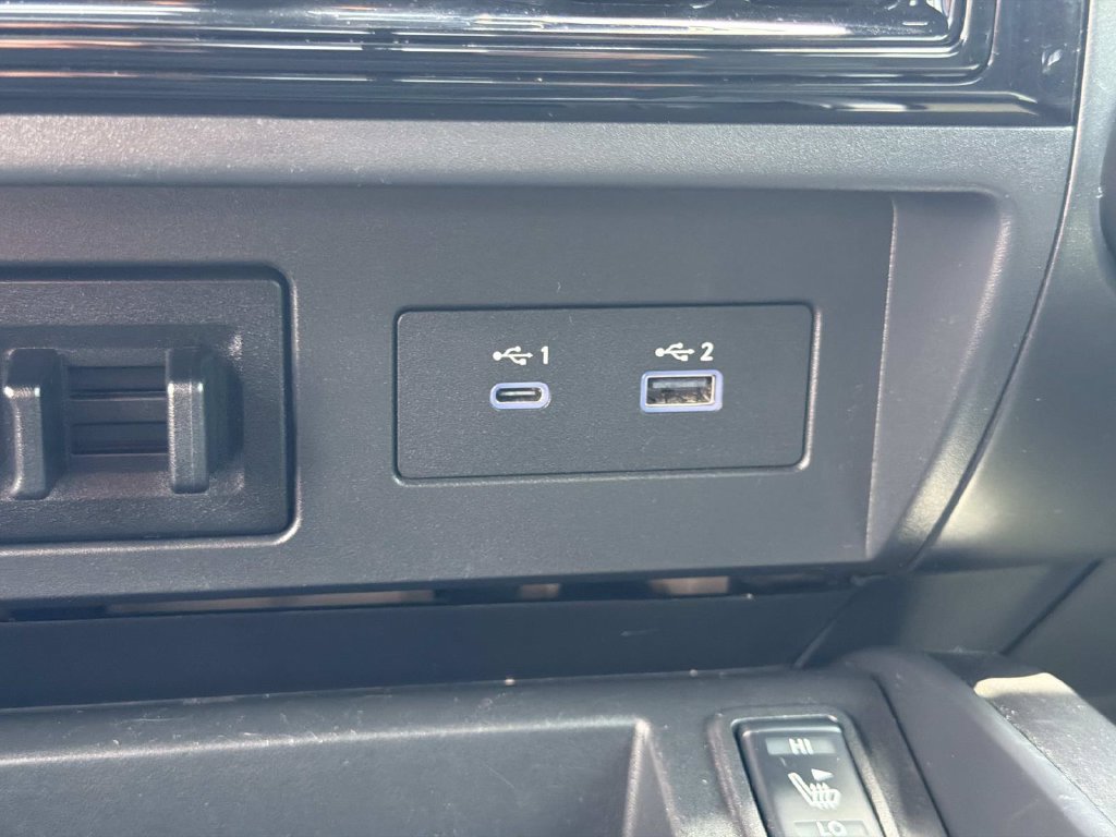 Used 2023 Nissan Titan SV w/ SV Convenience Package AWD/4WD image 28