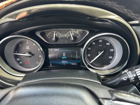 Used 2019 Buick Envision Essence FWD image 31