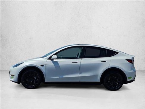 Used 2023 Tesla Model Y Long Range AWD/4WD image 9