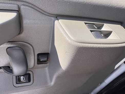 Used 2017 Chevrolet Express 3500 image 20