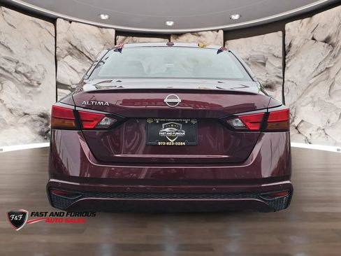 Used 2025 Nissan Altima 2.5 SV FWD image 7