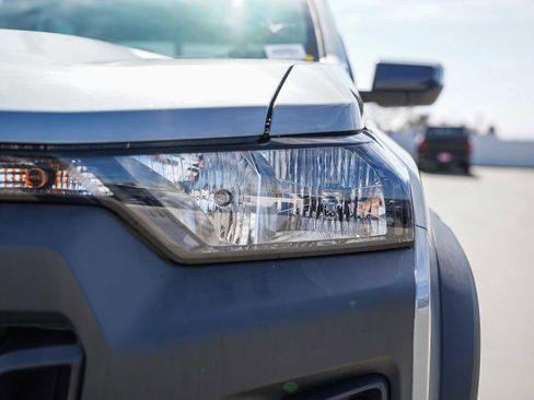 Used 2025 Chevrolet Colorado Trail Boss image 5