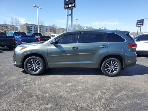Used 2017 Toyota Highlander XLE AWD/4WD image 7