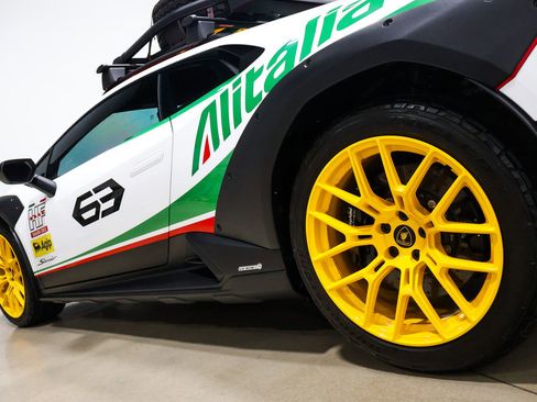Used 2024 Lamborghini Huracan Sterrato AWD/4WD image 19