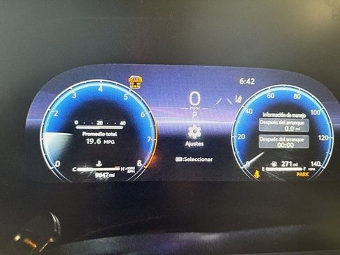 Used 2024 Toyota Highlander LE image 8