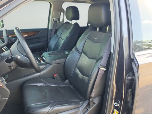 Used 2016 Cadillac Escalade Premium AWD/4WD image 9