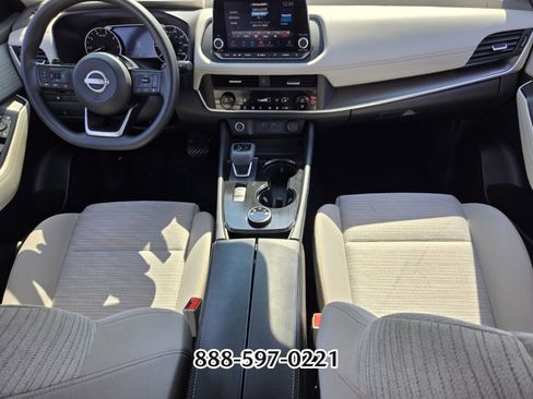 Used 2023 Nissan Rogue SV image 13