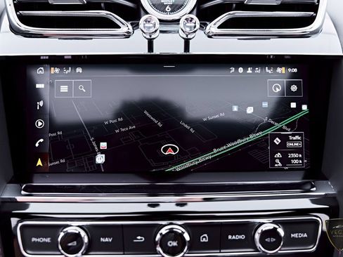Used 2024 Bentley Bentayga AWD/4WD image 84