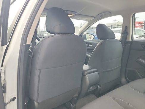 Used 2025 Nissan Altima 2.5 SV FWD image 9