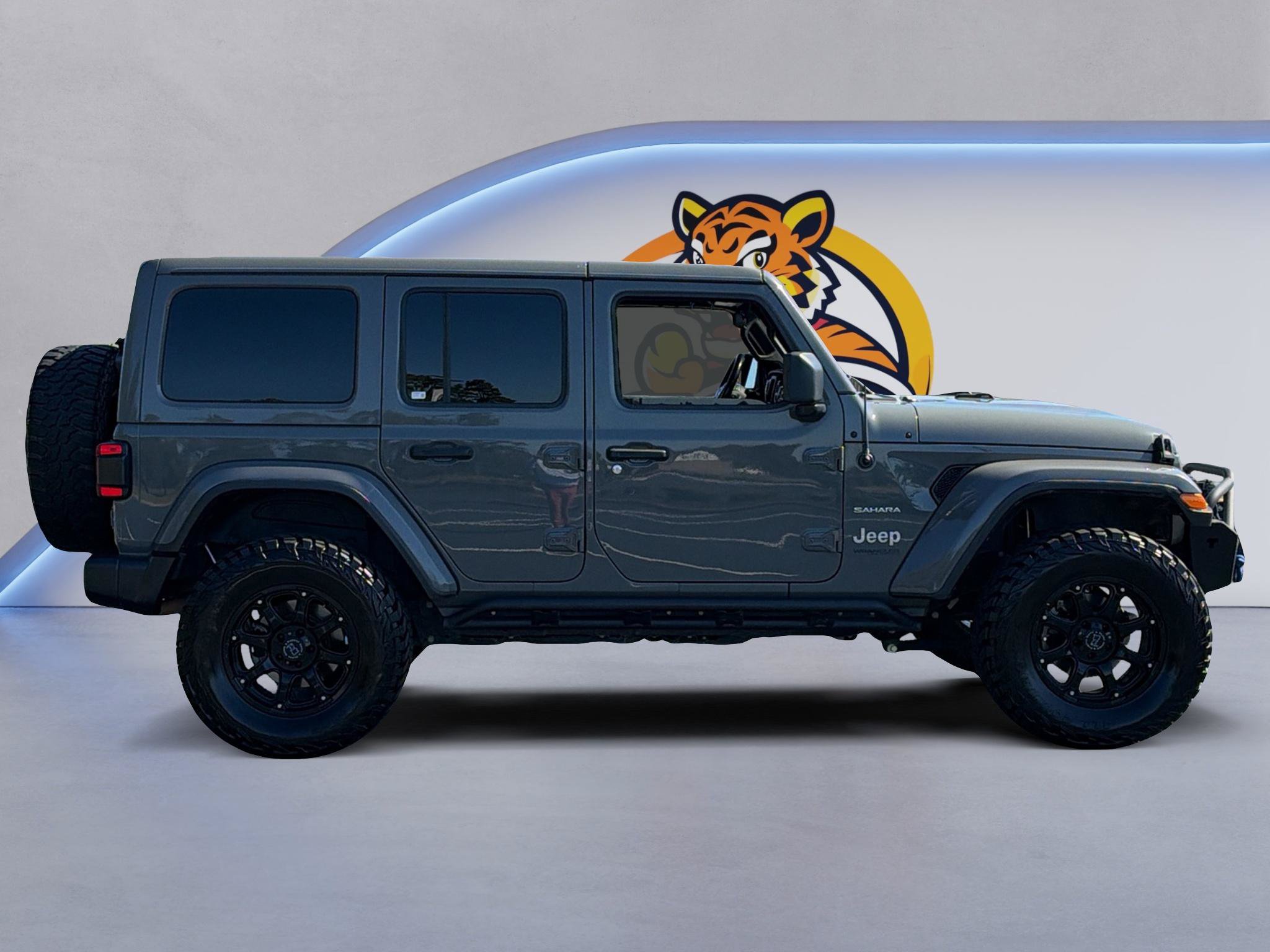 Used 2020 Jeep Wrangler Unlimited Sahara w/ LED Lighting Group AWD/4WD image 6