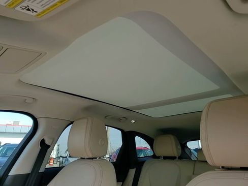 Used 2017 Jaguar F-PACE Prestige image 13