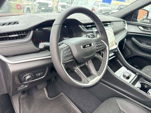 New 2025 Jeep Grand Cherokee Altitude RWD image 22