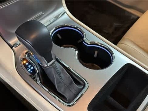 Used 2022 Jeep Grand Cherokee Laredo E image 19