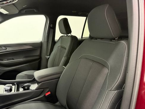 New 2026 Jeep Grand Cherokee Laredo AWD/4WD image 18