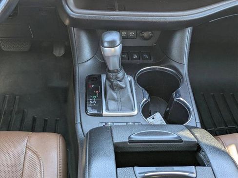 Used 2018 Toyota Highlander Limited Platinum image 12