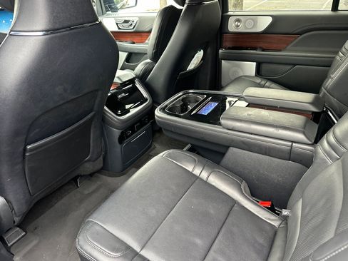 Used 2023 Lincoln Navigator Reserve image 15