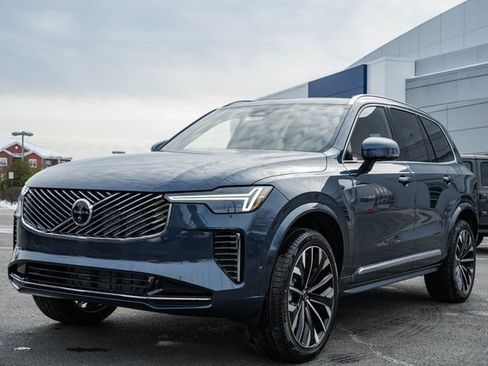 New 2026 Volvo XC90 B6 Plus w/ Protection Package Premier image 3