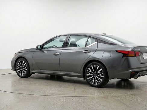 Used 2025 Nissan Altima 2.5 SV image 6