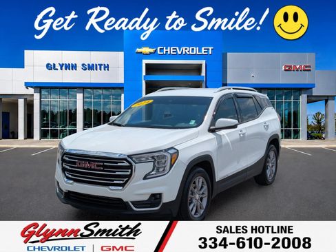 Used 2024 GMC Terrain SLT FWD image 1