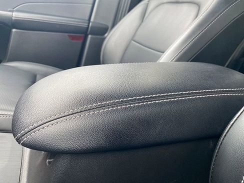 Used 2025 Ford Escape Platinum image 32