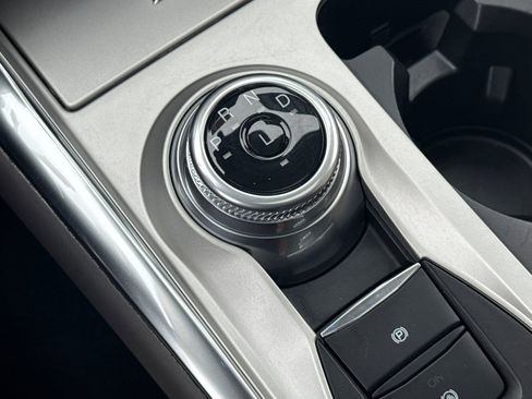 Certified 2022 Ford Explorer Platinum w/ Equipment Group 601A image 23